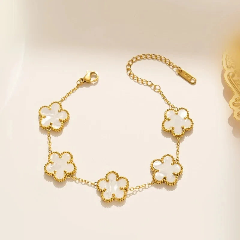 CloverGrace – Five-Leaf Shell Bracelet