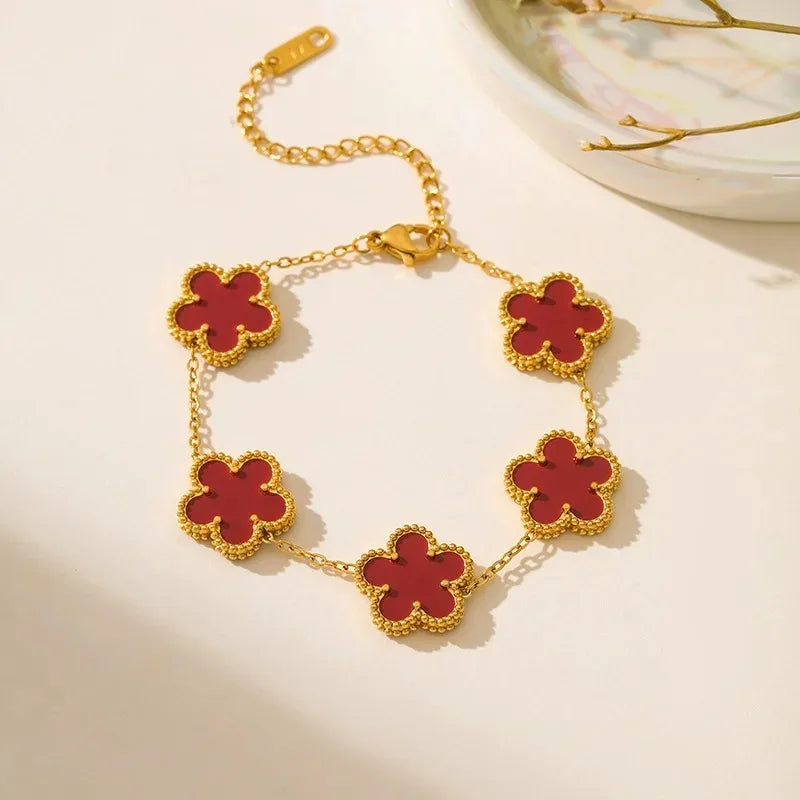 CloverGrace – Five-Leaf Shell Bracelet