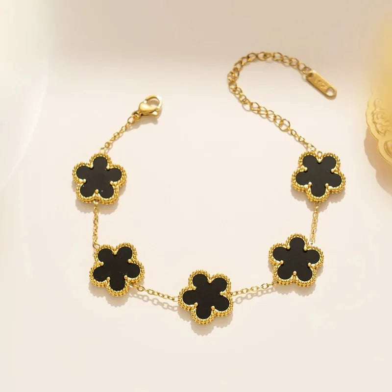 CloverGrace – Five-Leaf Shell Bracelet